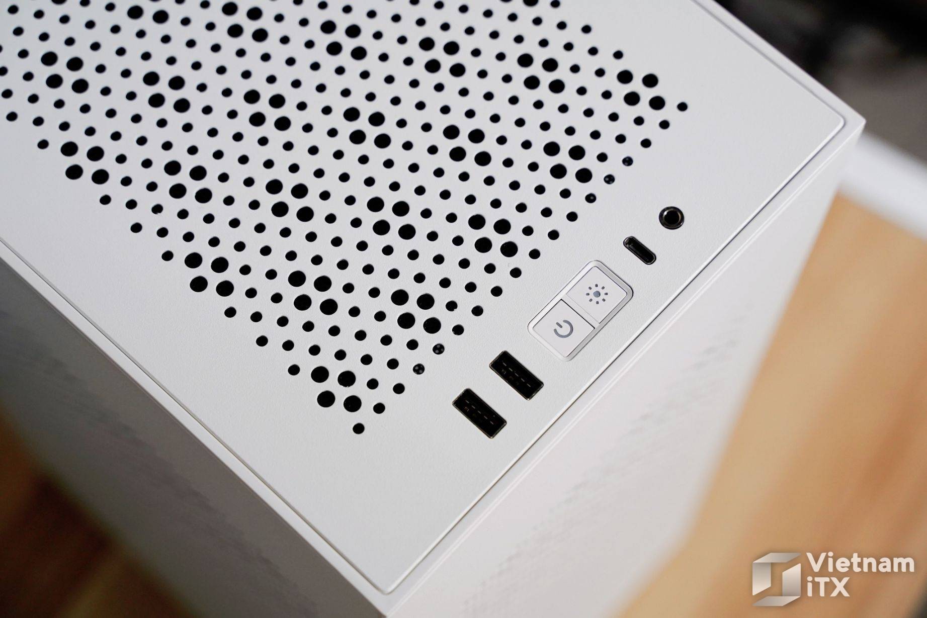 Aigo Yogo S1 - mini iTX RGB dành cho fan yêu thích full dàn PC trắng "ngọc trinh"
